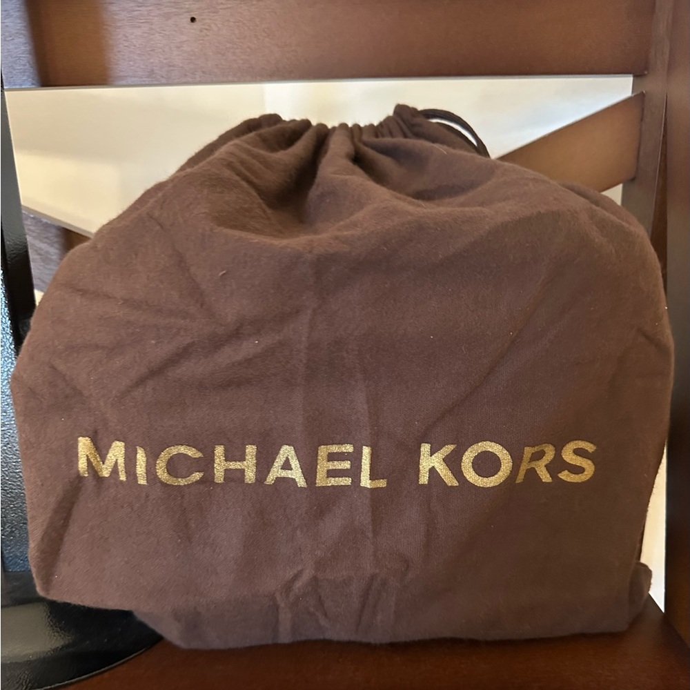 Michael Kors Genuine Leather Middleton Handbag Includes Dust Bag NWT with COA - Picture 14 of 16